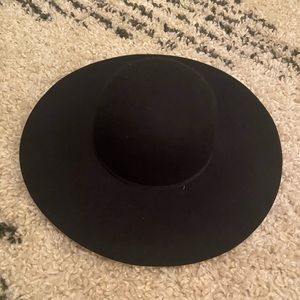 Black wide brim floppy hat
